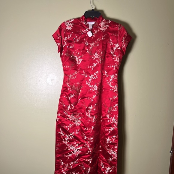 Victoria’s Secret Elegant Red Floral ,feminine, Oriental, Cheongsam Dress. - Picture 2 of 8